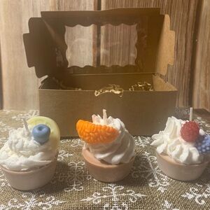 Cupcake candle trio